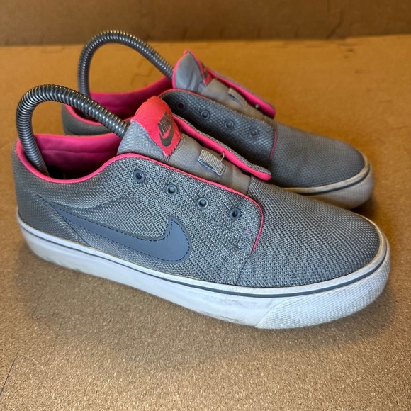 Nike Other - Nike SB Portmore Canvas GS Wolf Grey Hyper Pink Sneakers Kids 5.5Y NO LACES